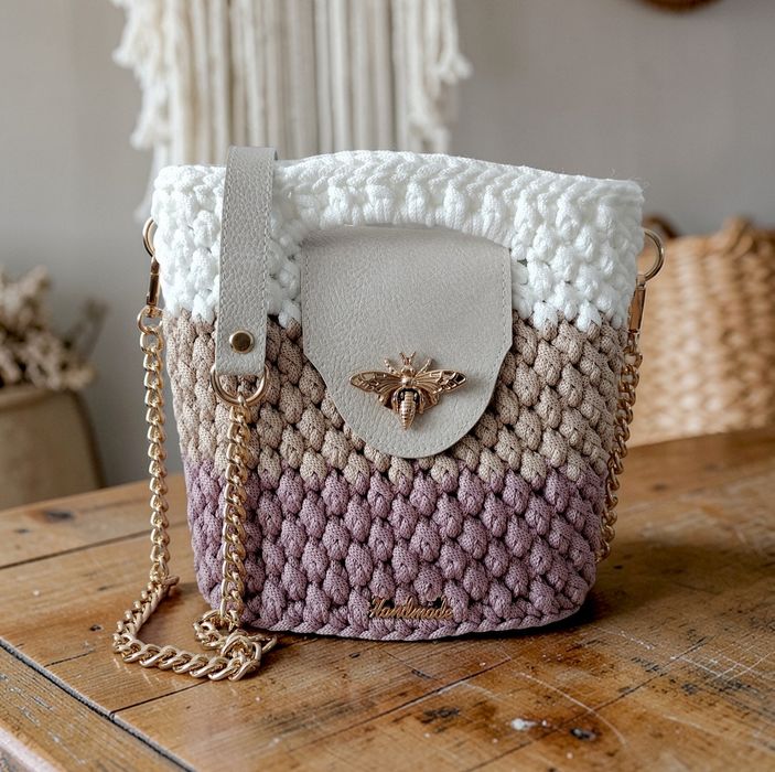 Torebka robiona na szydełku