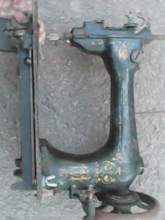 старовинна французька швейна машинка (головка)