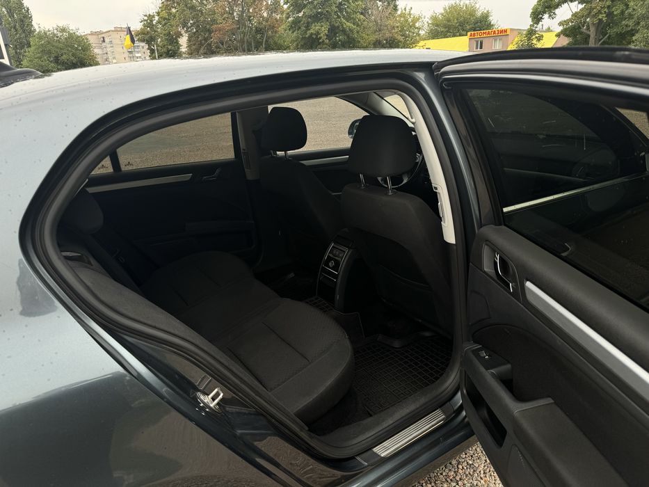 Skoda superb2  rest