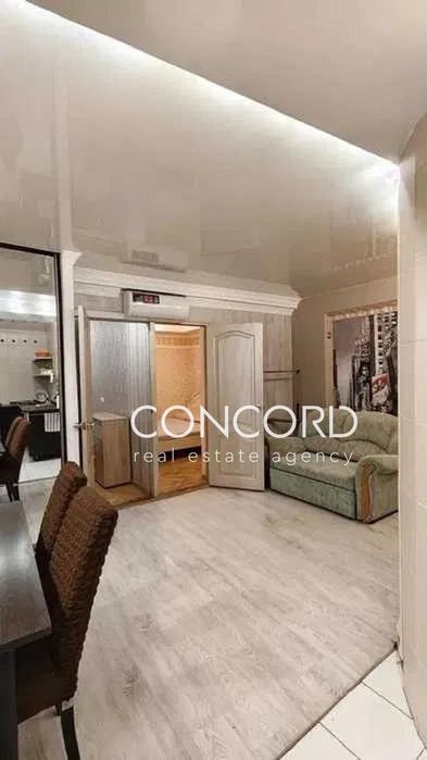 Метро Голосіївська, Деміївська. Продам 2к Голосіївський просп., 82