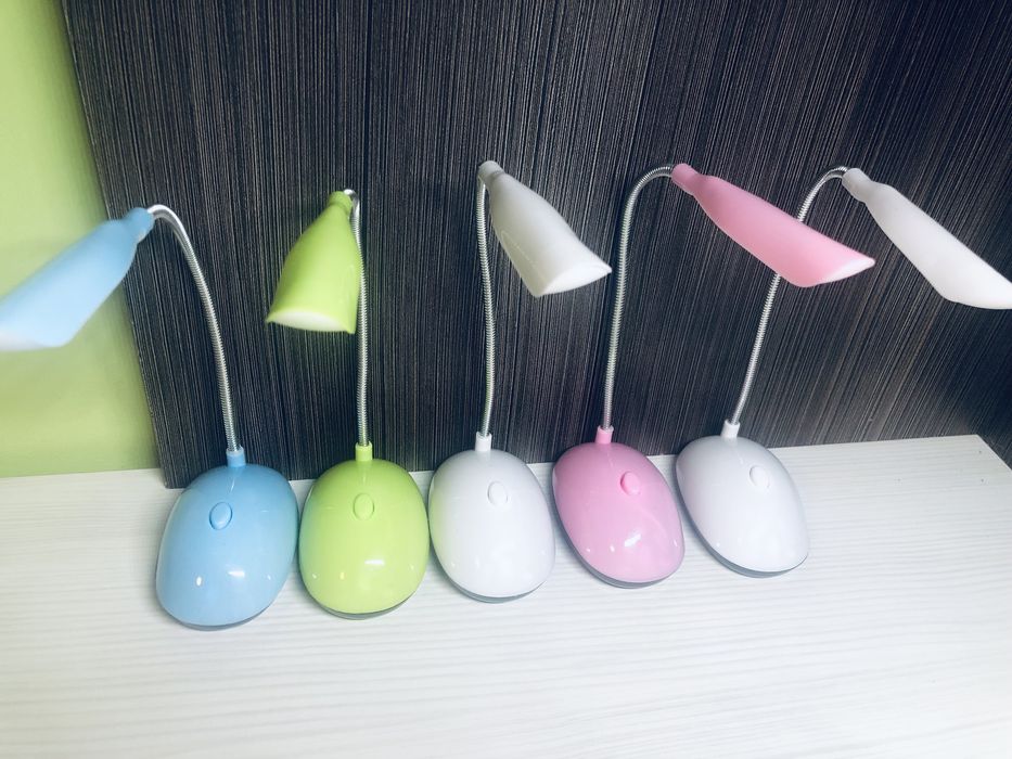 Лед настільна лампа