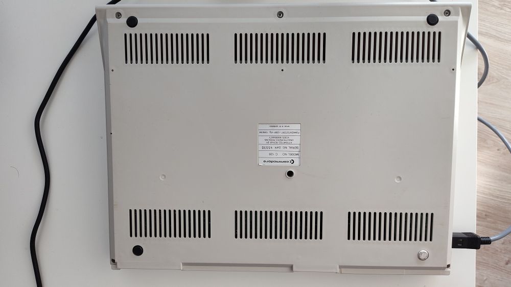 Commodore 128 sprawny