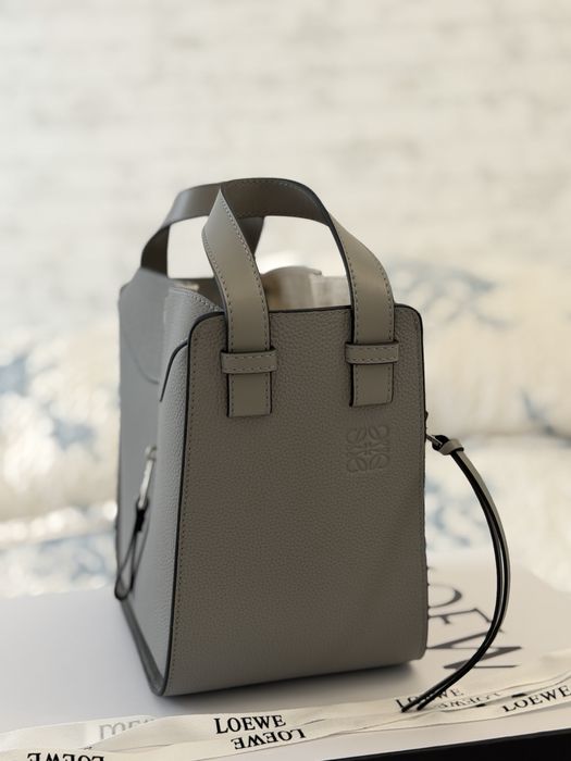 Сумка loewe Compact Hammock Bag сумка лоеве