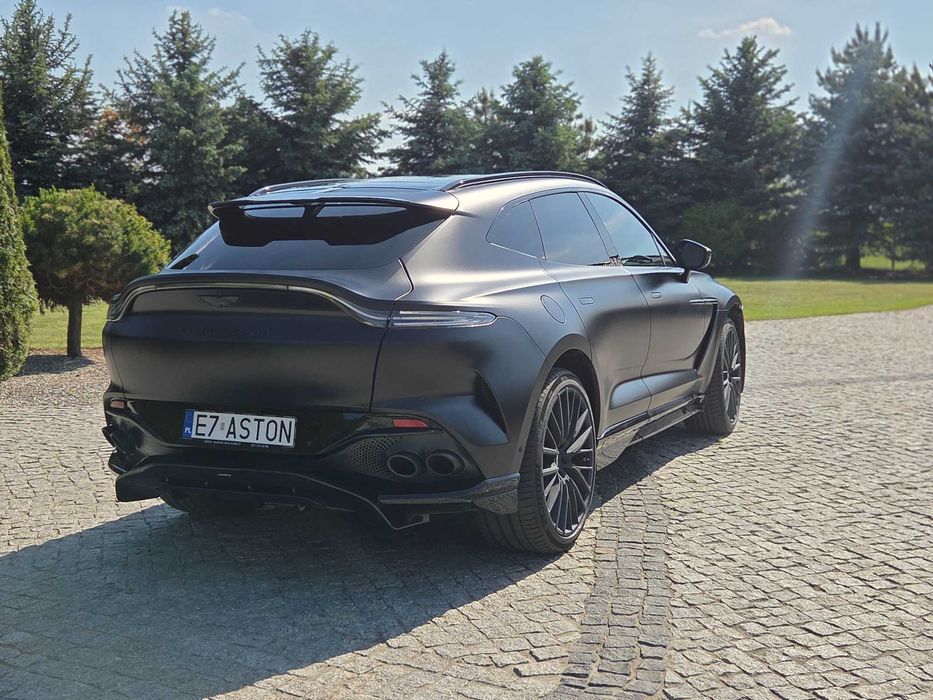 Aston Martin DBX 707