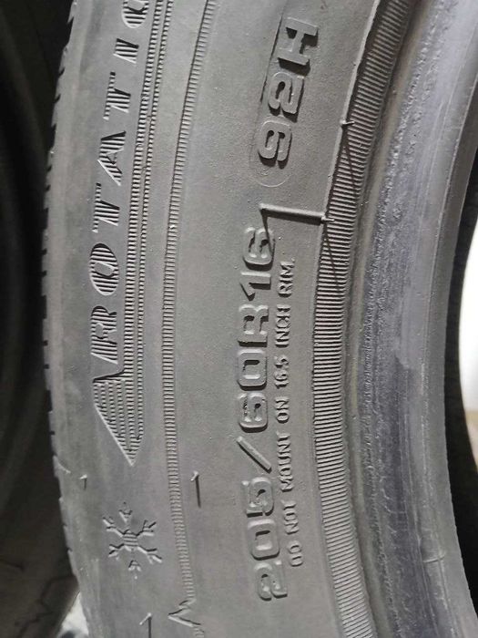 Шини Dunlop 205/60R16 4шт. Зима 2024р (0017)