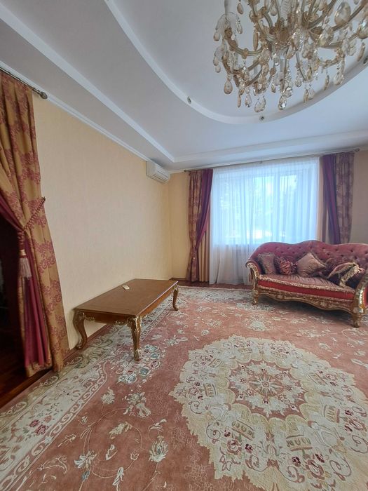 ПРОДАЖ БЕЗ КОМІСІЇ. Триповерховий будинок в с. Гореничі вул Мрії Площа будинку 398,5 кв.м. Ділянка 40 соток з ландшафтним дизайном