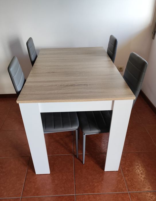 Conjunto mesa extensíve l+ 4cadeiras