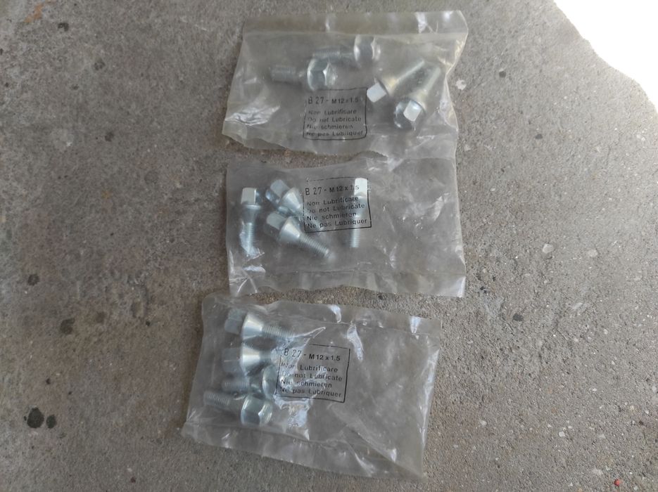 B27 Screws - M12x1.564553234430849121