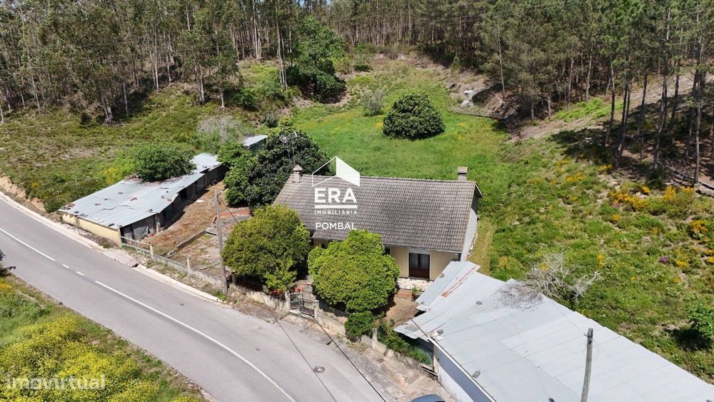 Moradia T3 localizada em Vila Cã