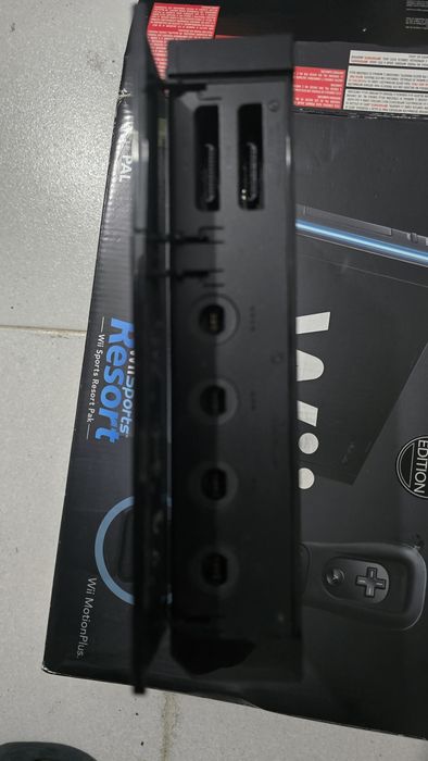 Wii preta com vários jogos e acessórios (com caixa original)