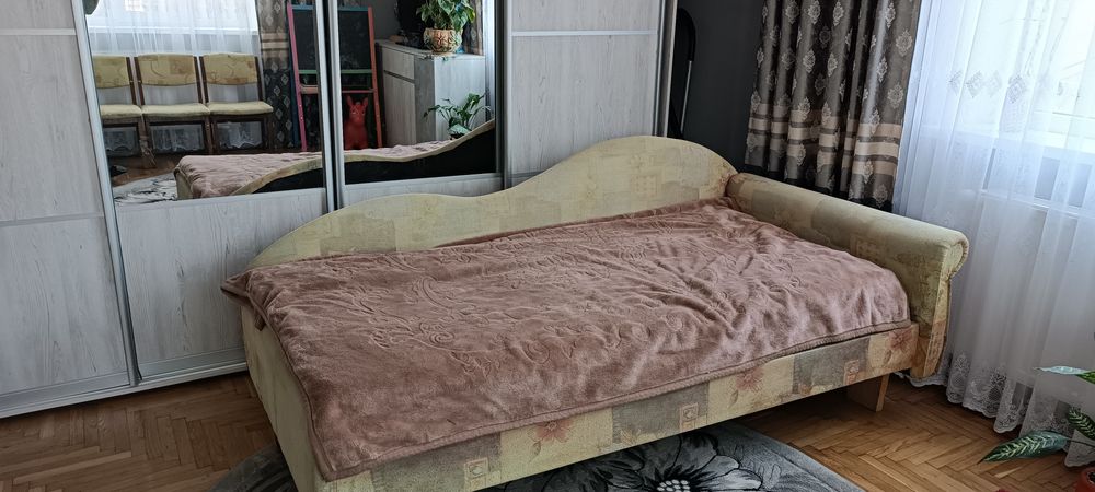 Продається диван- ліжко для підлітка або для дорослого