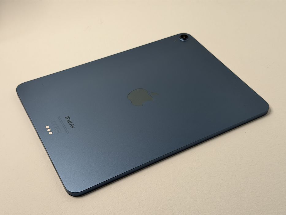 iPad Air 5 (A2588) - 256GB - Apple M1 - wada - faktura VAT 23%