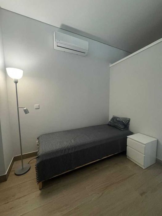 Apartamento com Entrada Independente ao Amial – Porto