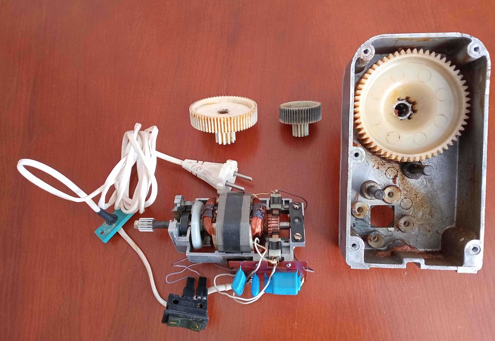 Запчастини до мясорубки Элвос