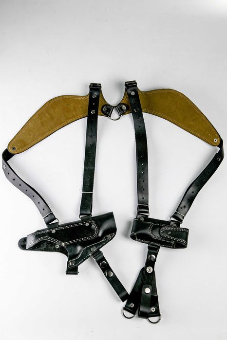 Кожаные оперативные кабуры.