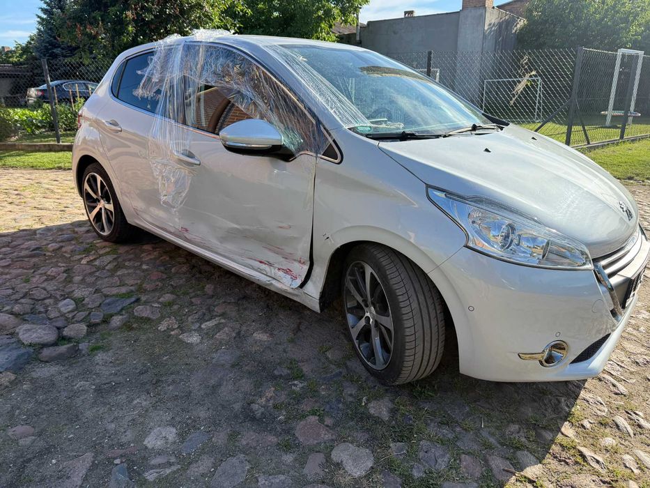 Peugeot 208 1.6 benzyna