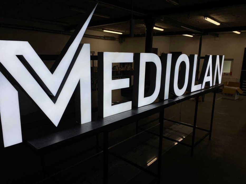 Kaseton podświetlany LED Szyld Litery 3D LED LOGO