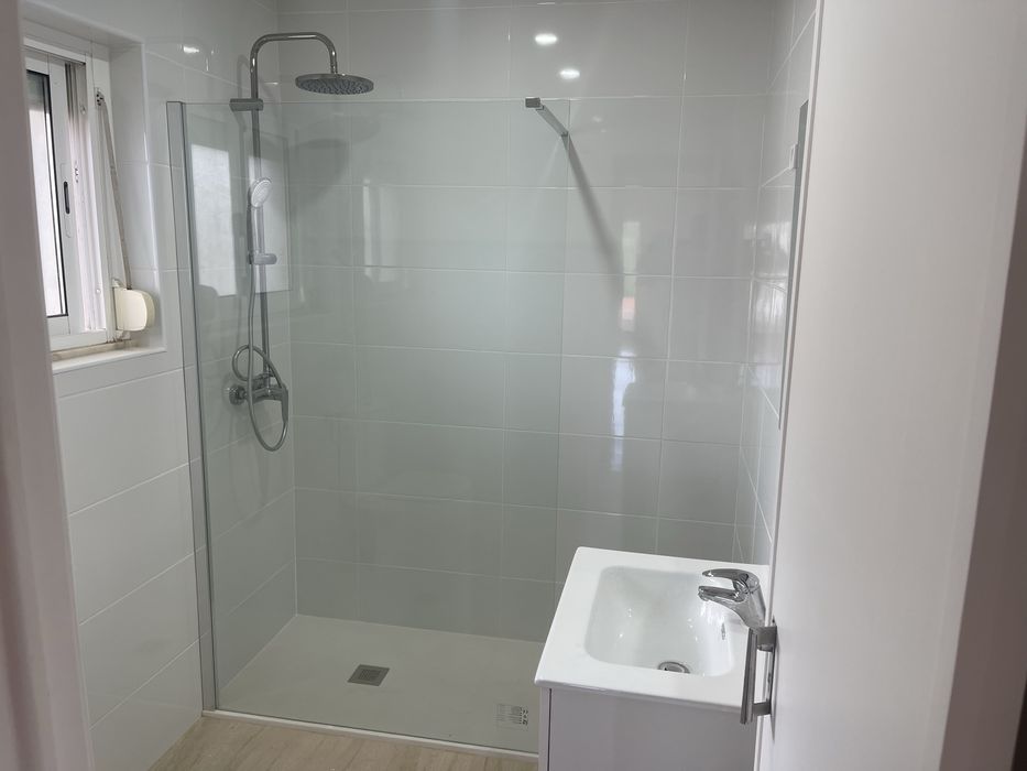 Apartamento T2 em Moradia serra da silveira-Belas