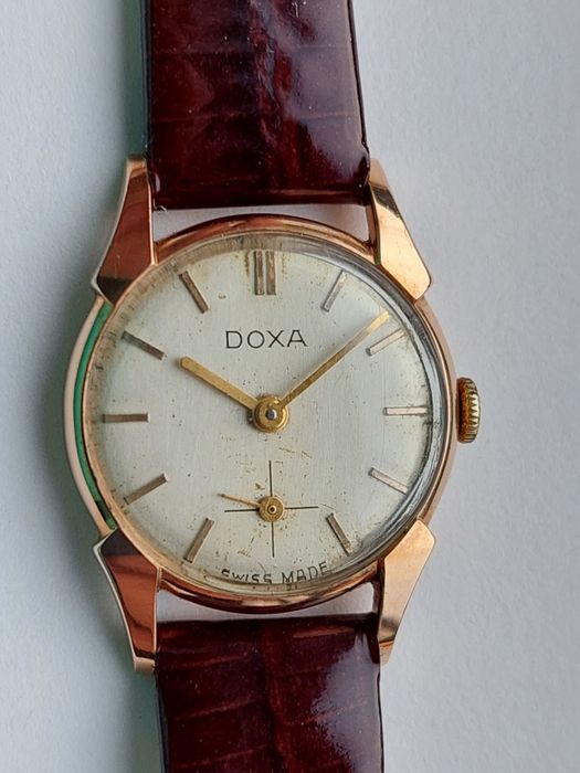 Часы золотые швейцарские наручные женские механические DOXA