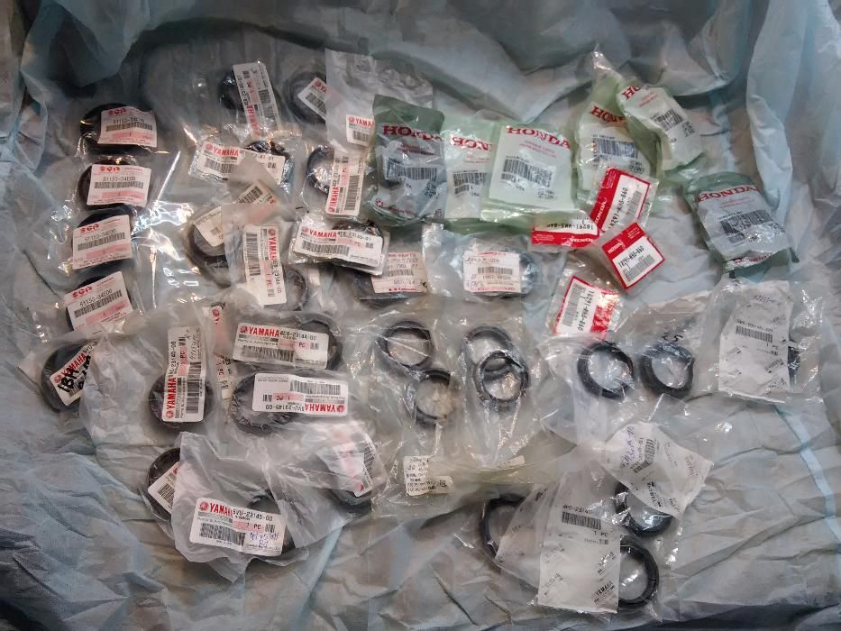 Сальники-пыльники вилки оригинал Honda Suzuki Yamaha Kawasaki