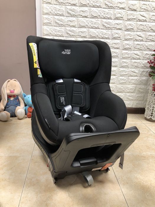 Автокрісло Britax Römer DUALFIX M i-SIZE Група 0+/1 (0-18 кг)
