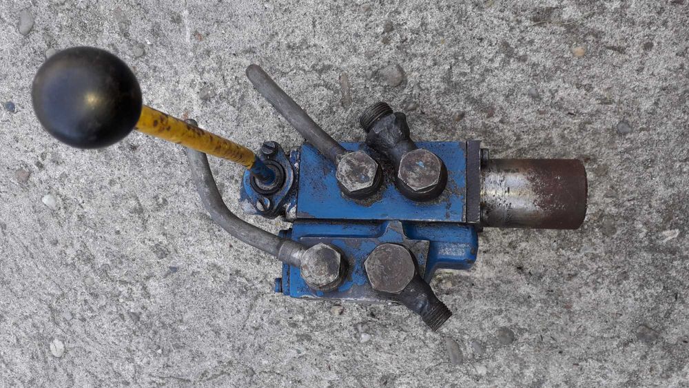 Rozdzielacz hydrauliczny