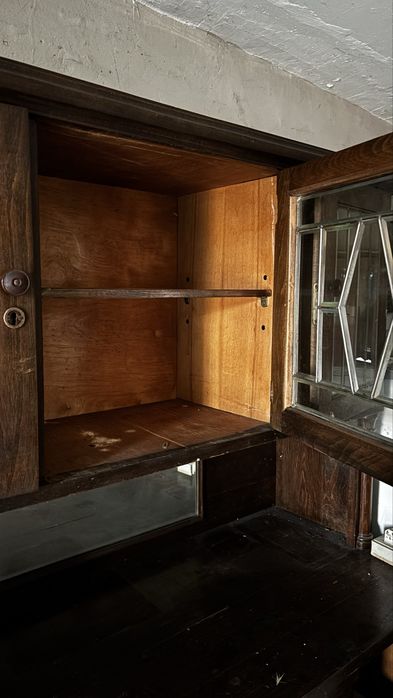 Антикварный шкаф-сервант