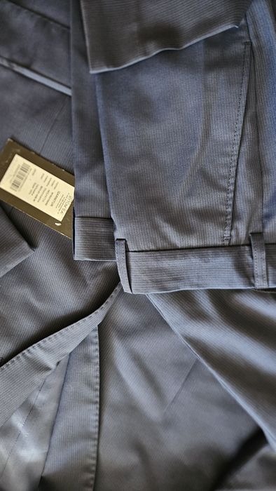 Bytom Garnitur Marynarka M/L klasyczny granat w delikatny prążek. Nowy