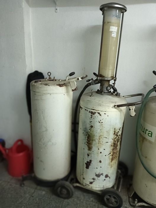 Pet 5L bidões antigos o preço é só de um