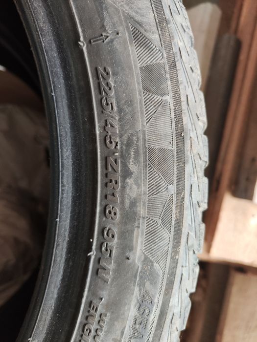 KUMHO Solus 4S 225/45 R18 - 2szt.