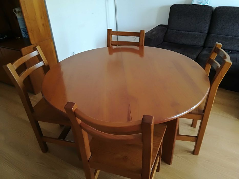 Mesa de Sala Cerne com 4 cadeiras