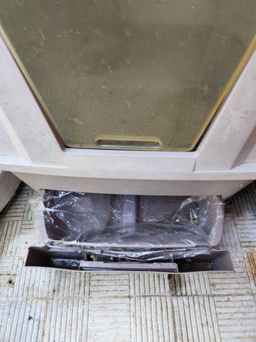 Caixa WC de gato semiautomática usada