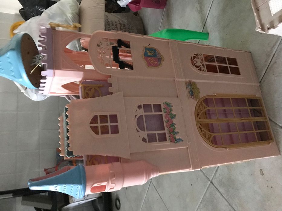 Castelo Barbie a Princesa e a Aldeã