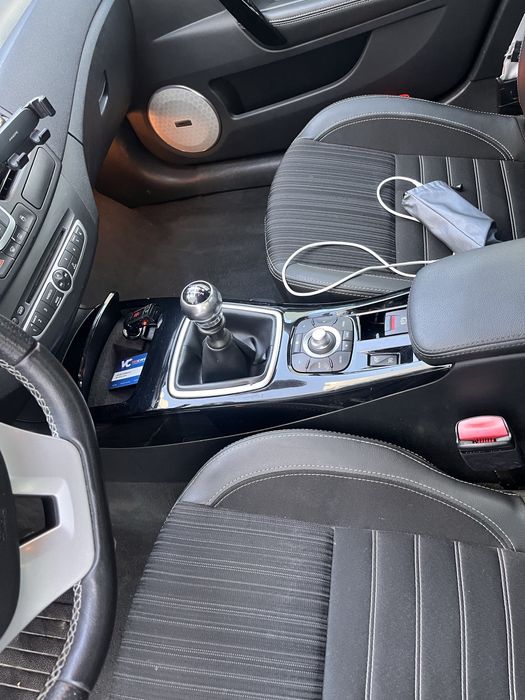 Renault Laguna 2.0 dCi (2008) - Matrícula Francesa / Documentos em Dia