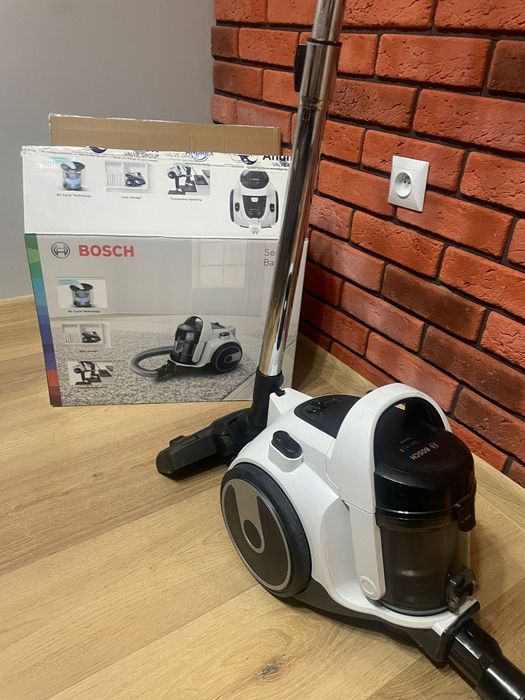 Odkurzacz BOSCH bezworkowy stan bardzo dobry