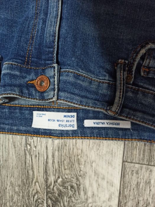 Джинсы Denim Bershka 28 размер скинни