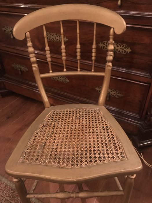 Cadeira centenaria para criança