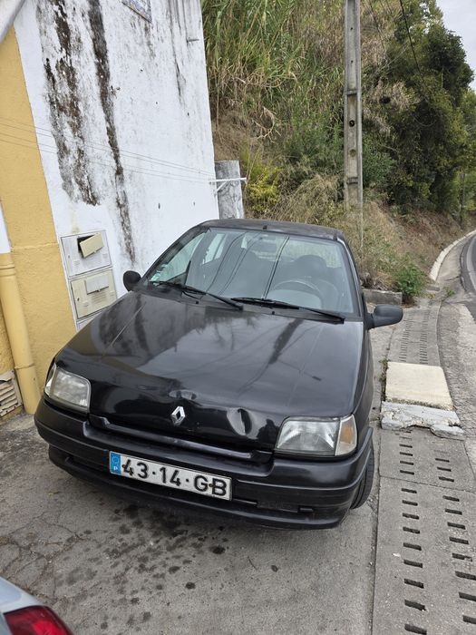 Renault clio 1995 800€