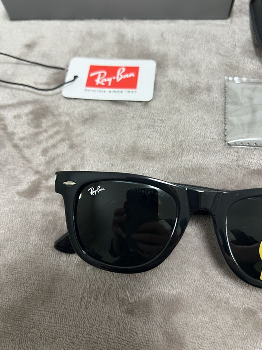 Oculos de sol Rayban wayfarer pretos novos Entrego em mãos em Odivelas e envio Pelos correios