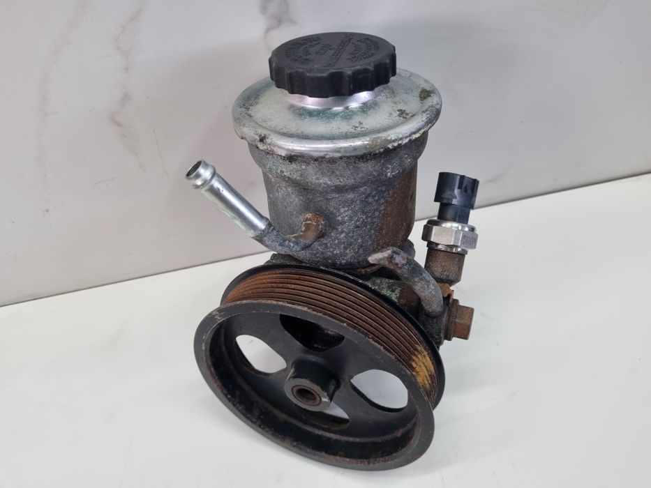 toyota Avensis t25 corolla 2.0 2.2 D pompa wspomagania