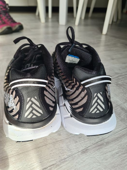 hoka one one clifton 5