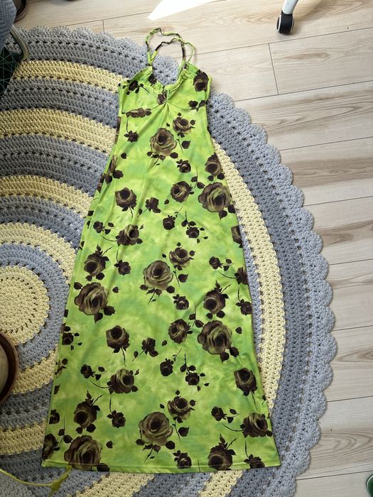 Dlua sukienka w róże, S/M