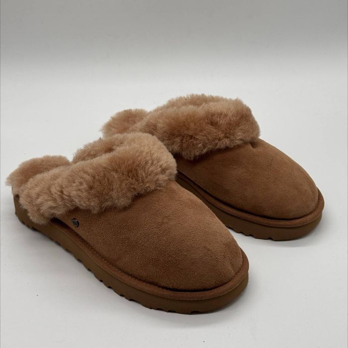 UGG Classic Slipper 2
