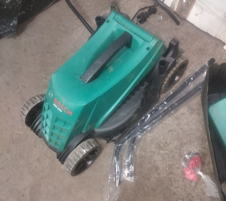 Газонокосарка Bosch ARM3200 1200W 32см