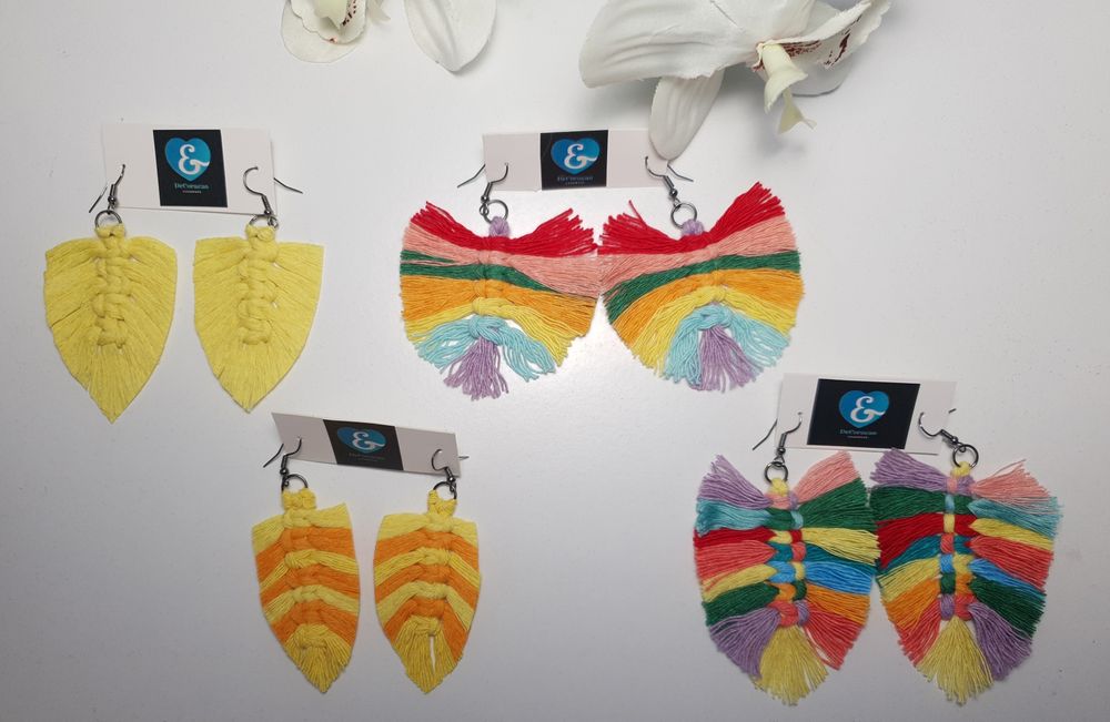 Brincos em macramé