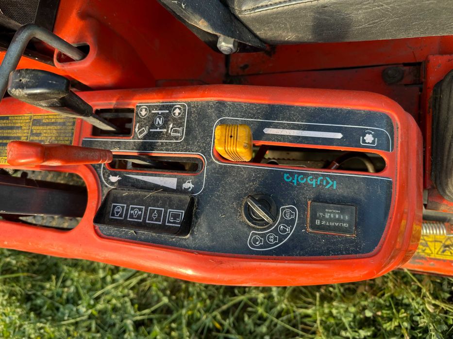 Kosiarka Kubota GZD 15 II HD diesel wysoki wysyp zero turn traktorek