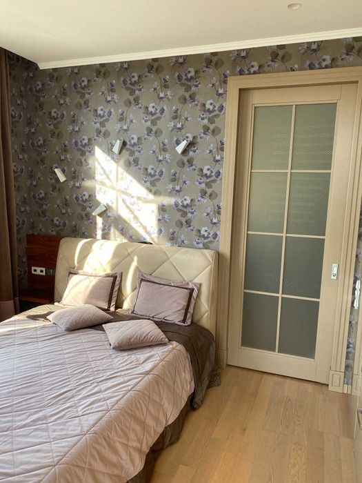 Продам 4 ком квартиру в клубном доме Рабочая Каверина Уральская