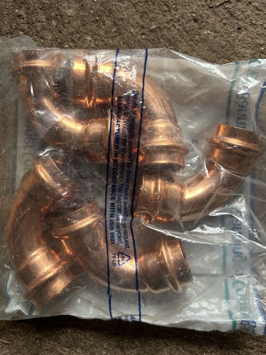 Kolano Łuk 90° dwukielichowy 28mm