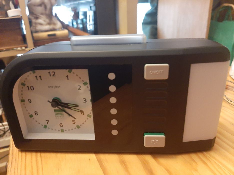 New Time Flash Alarm Clock by Humantechnik