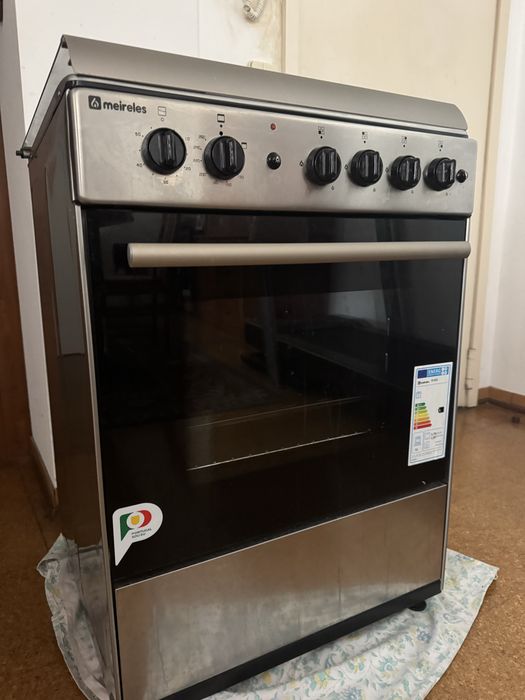 Fogao e forno a gás com 5 meses
